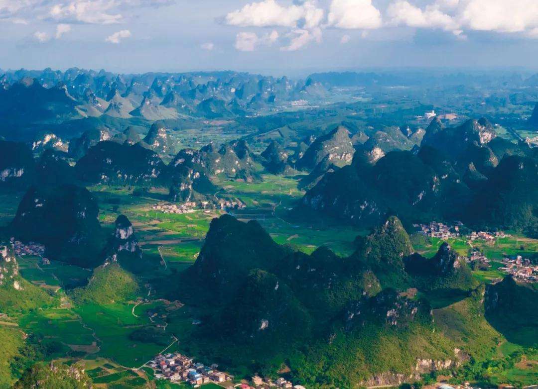 广西日报聚焦广西发展动态